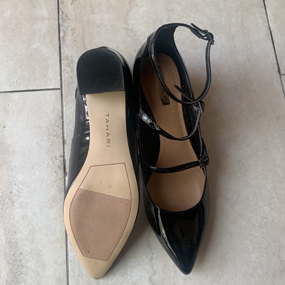 Tahari heels for sale still new shoes only been used once - Picture 3 of 4